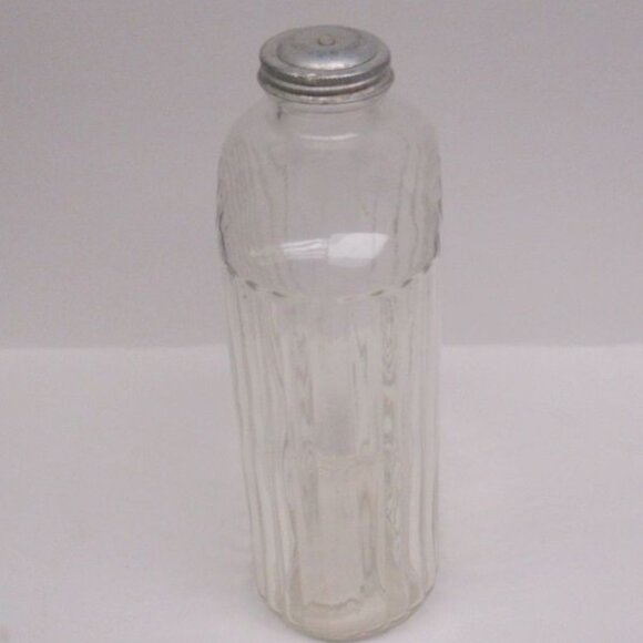 Vintage Crystal RIBBED 9 1/2" Half Gallon Water Bottle w/Original Sprinkler Lid - Picture 3 of 5